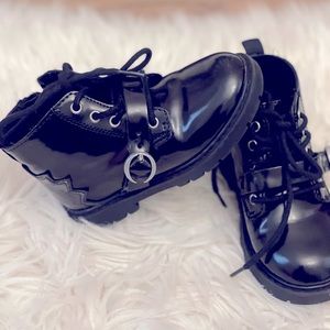 *SOLD* Kids boots